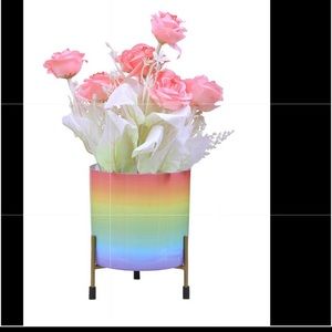 Metal pot with stand